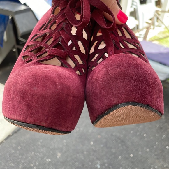 Prada suede burgundy zippered back 40.5 - Picture 5 of 5